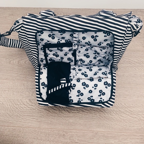 Ju-Ju-Be Be Classy Diaper Bag - Picture 3 of 6